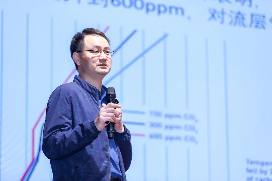 周伟杰报告.jpg